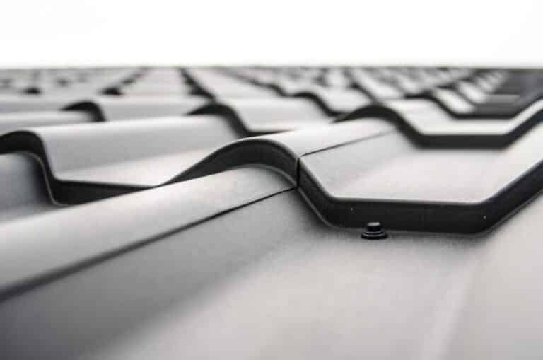 如何在聚碳酸酯屋顶上阻止雨水噪音?