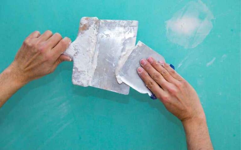 你能在石膏板上使用石膏吗?(你必须知道的事情)