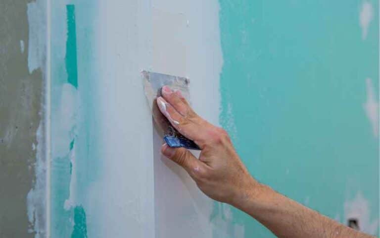你能在干墙上使用柔性浆糊吗?(解释)